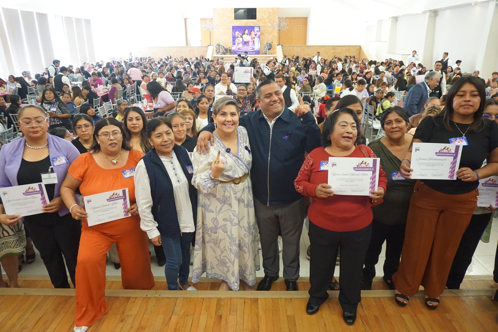 Más de mil mujeres participan en el encuentro “Mujeres que Transforman ...